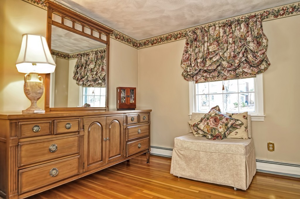 83 Thornberry Road Winchester, MA 01890 - Photo 16 of 30 Gallery Image 16