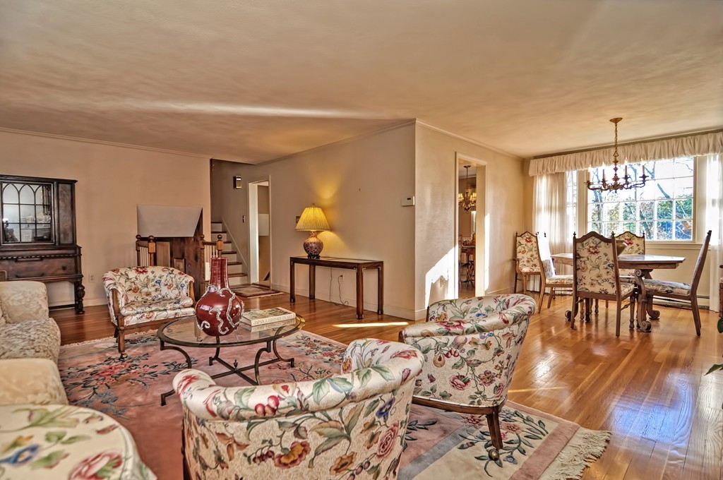 83 Thornberry Road Winchester, MA 01890 - Photo 4 of 30 Gallery Image 4