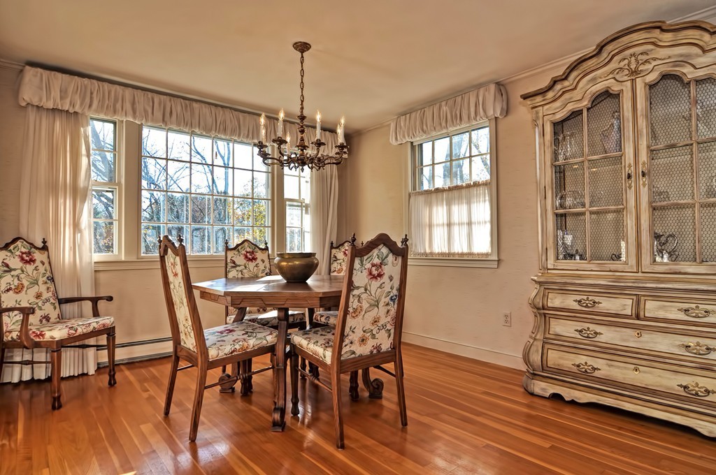 83 Thornberry Road Winchester, MA 01890 - Photo 5 of 30 Gallery Image 5