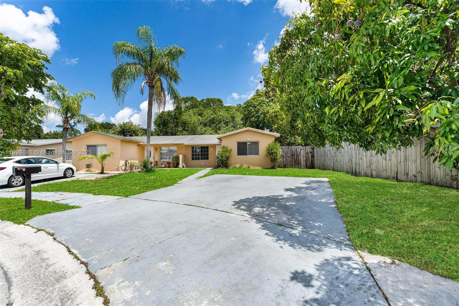 22123 Southwest 62nd Court Boca Raton, FL 33428 - Photo 3 of 24