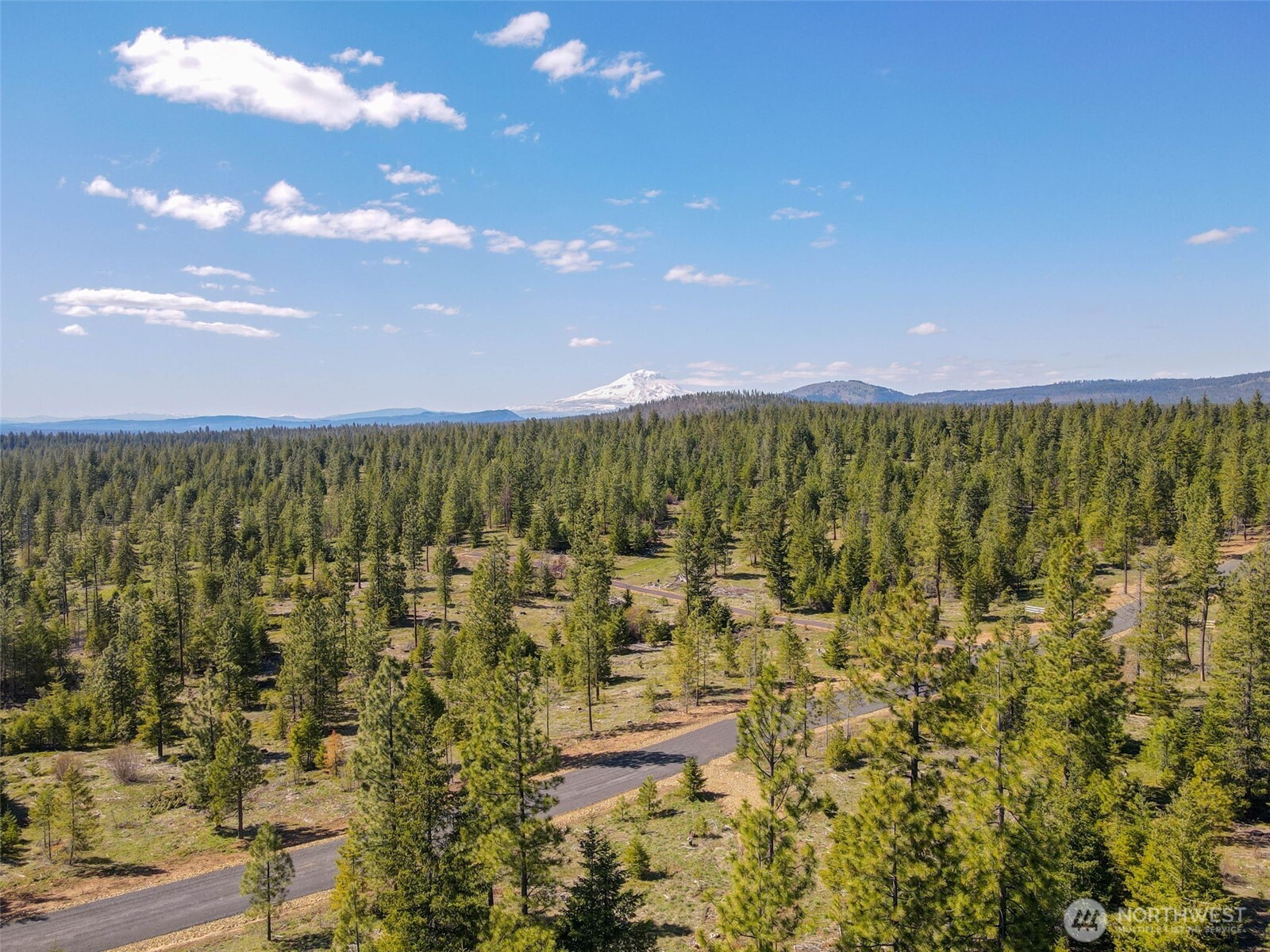 5 Sky Road Goldendale, WA 98620 - Photo 23 of 30 a view of an outdoor space and a yard