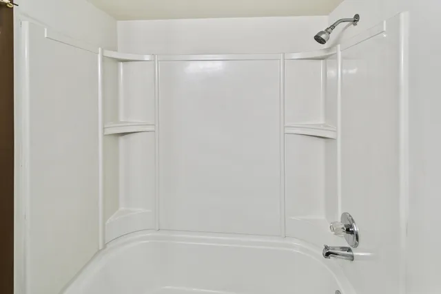 $1,650 | 2450 Terrace Avenue, Unit 1W, Lynwood, IL 60411