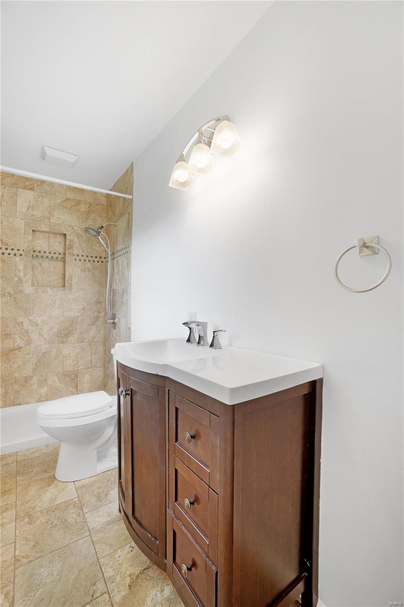 5697 Gutermuth Road St. Charles, MO 63304 - Photo 7 of 17 Gallery Image 7