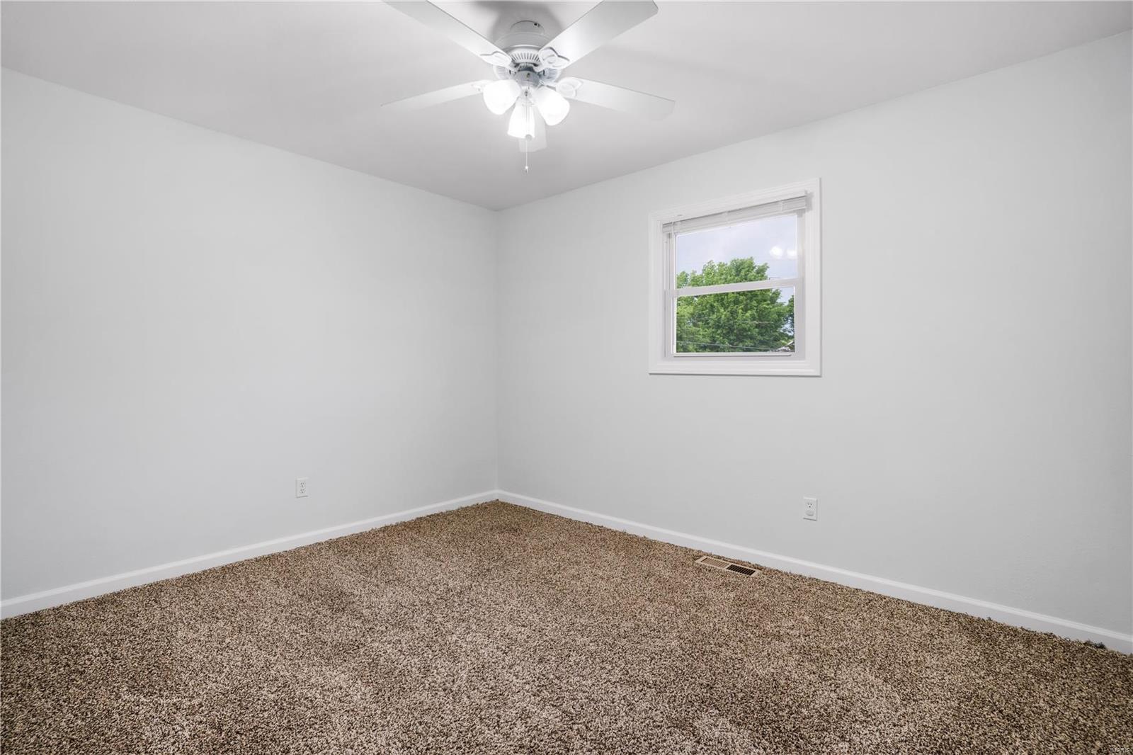 5697 Gutermuth Road St. Charles, MO 63304 - Photo 8 of 17 Gallery Image 8