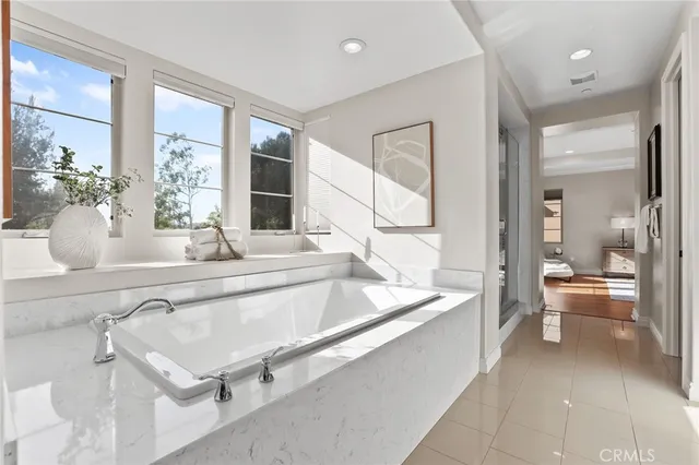 $4,080,000 | 10 Shadybend, Irvine, CA 92602