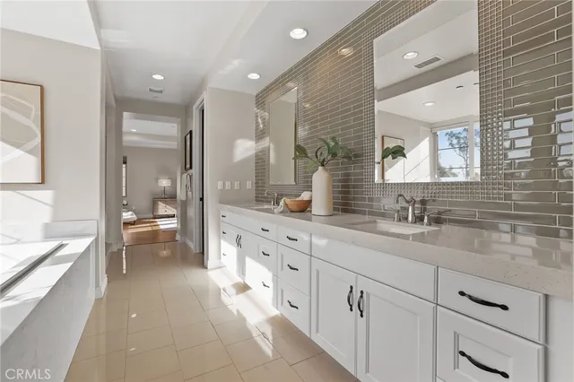 $4,080,000 | 10 Shadybend, Irvine, CA 92602