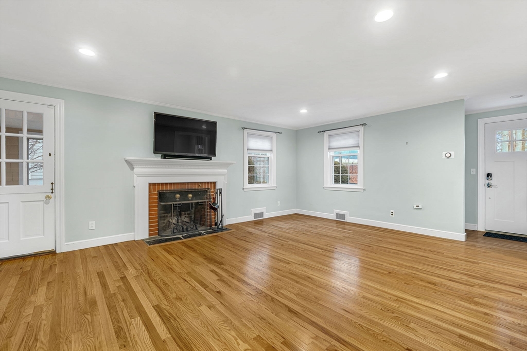 30 Brookside Road Needham, MA 02492 - Photo 11 of 29