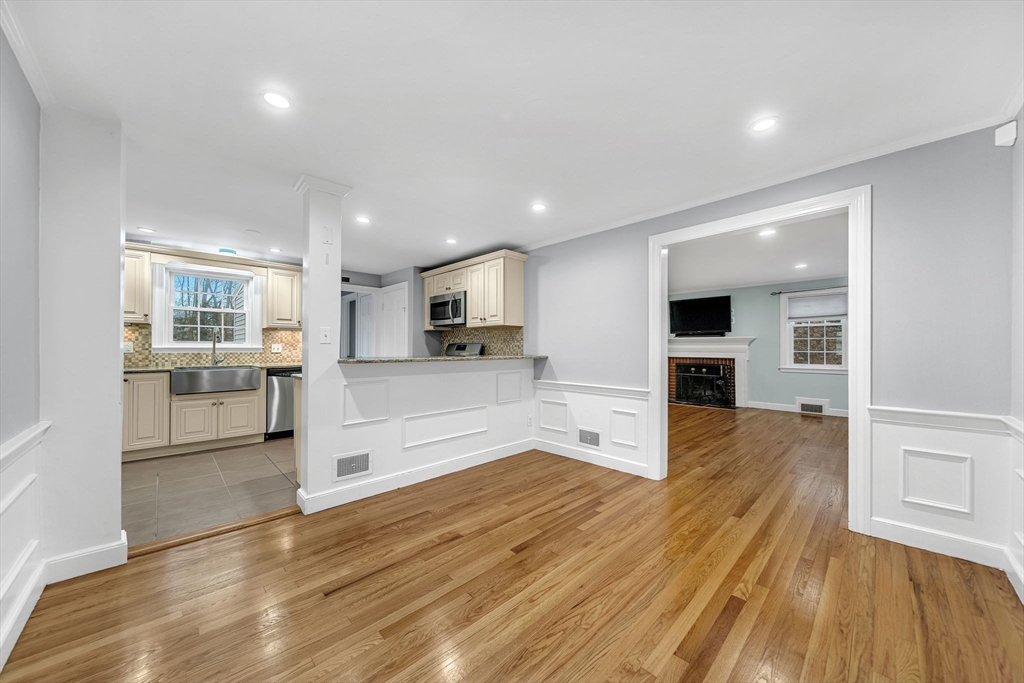 30 Brookside Road Needham, MA 02492 - Photo 8 of 29