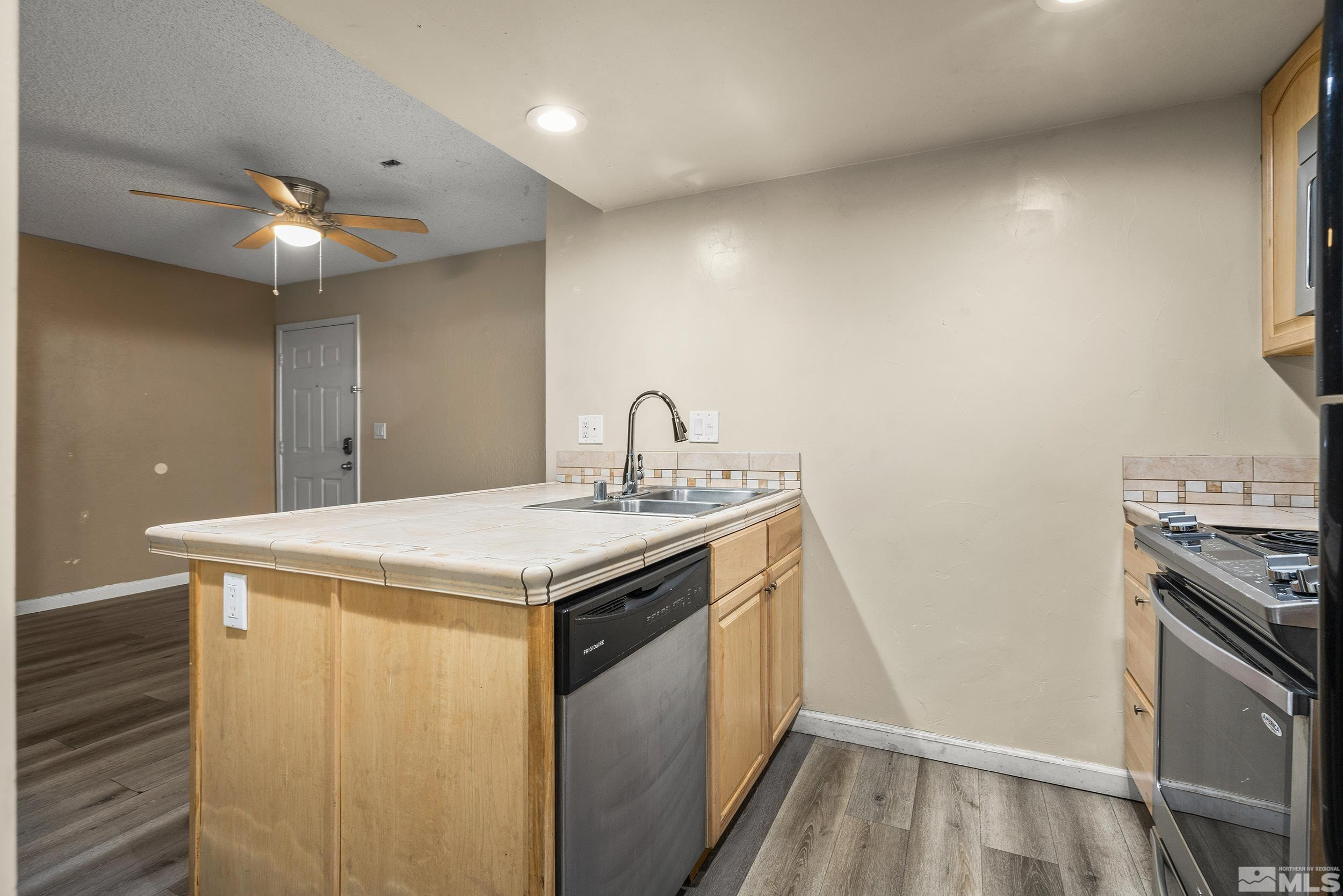 4941 Reggie Road Reno, NV 89502 - Photo 7 of 22 Photo 7