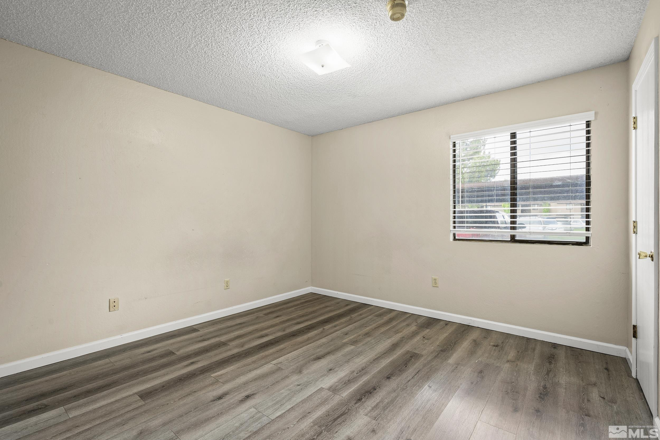 4941 Reggie Road Reno, NV 89502 - Photo 8 of 22 Photo 8