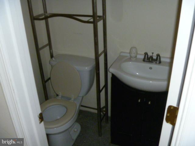 5226 Forman Court Springfield, VA 22151 - Photo 5 of 11 Bath
