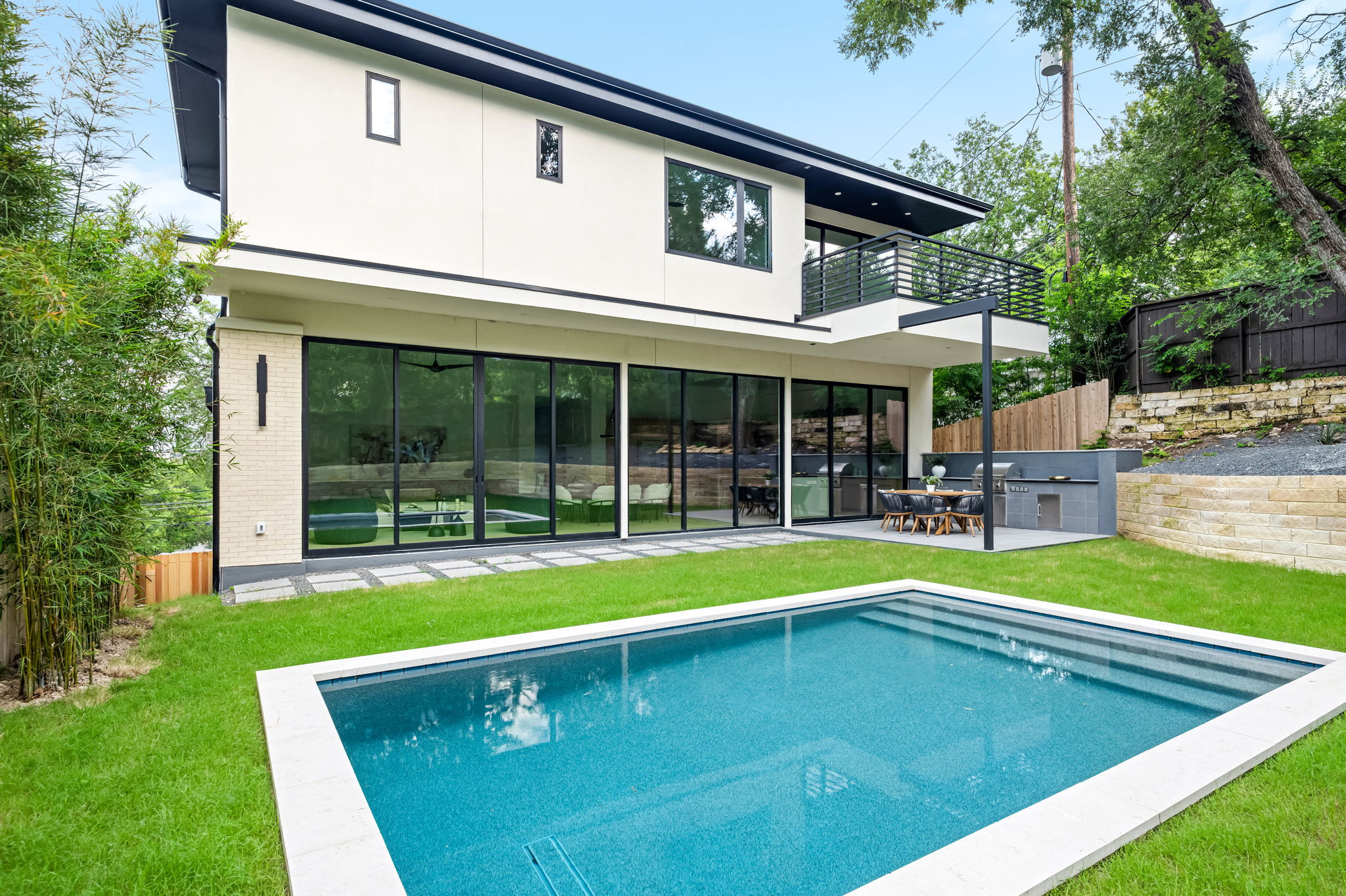 1102 Summit Street Austin, TX 78741 - Photo 30 of 32