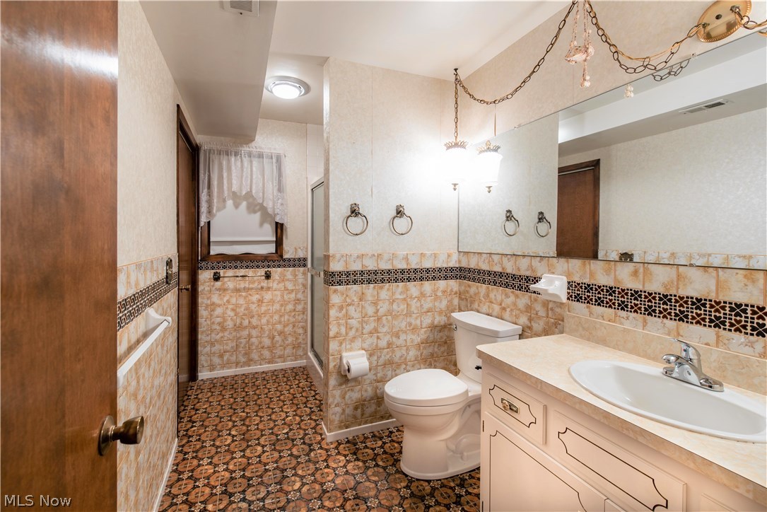 675 Bishop Road Cleveland, OH 44143 - Photo 29 of 32