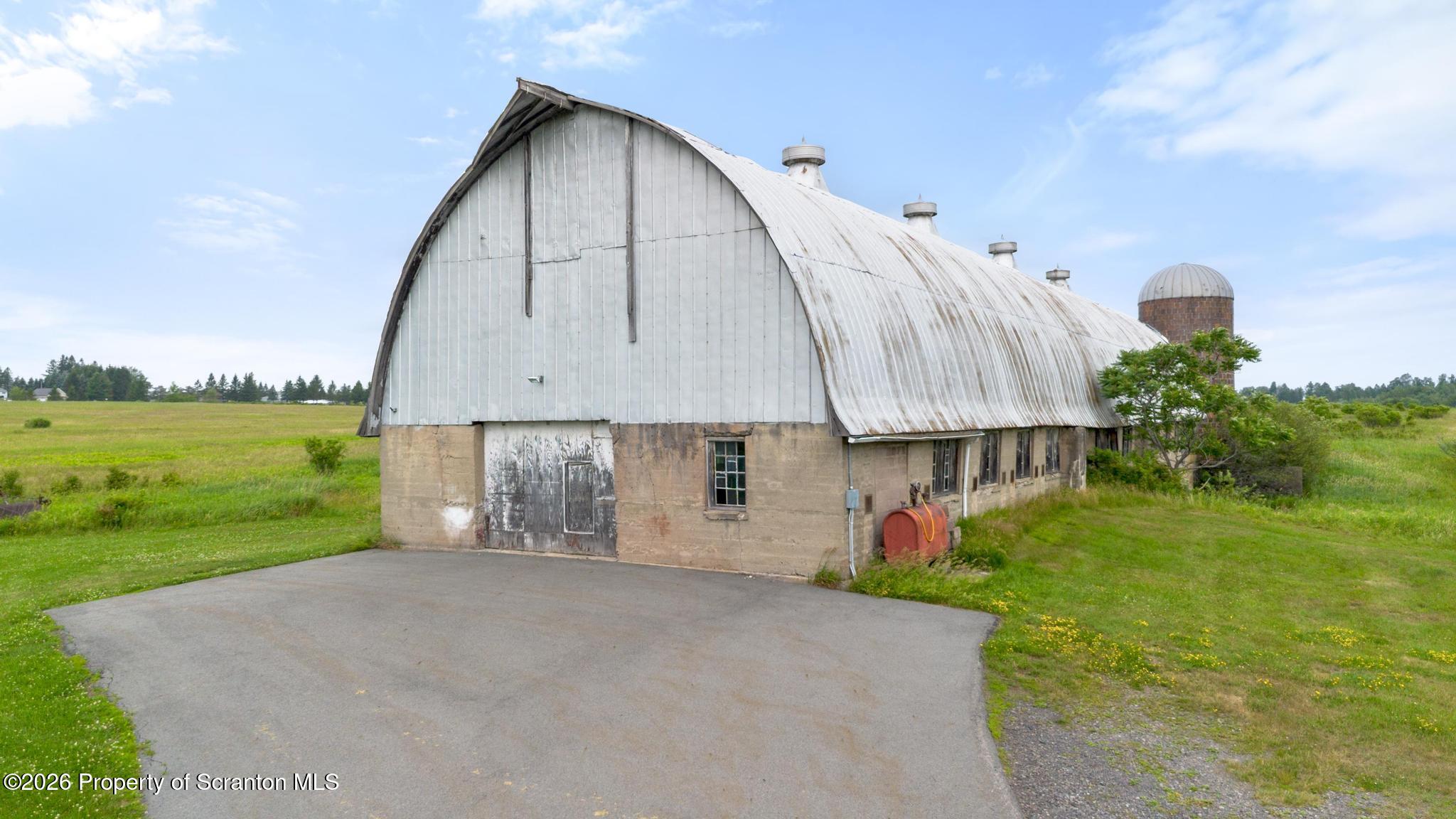 1768 Greenfield Road Jermyn, PA 18433 - Photo 2 of 53 Barn