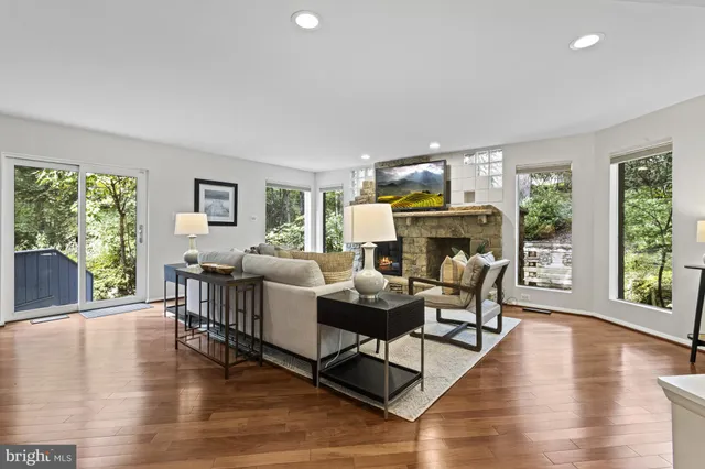 $1,425,000 | 7107 Roxann Road, Alexandria, VA 22315