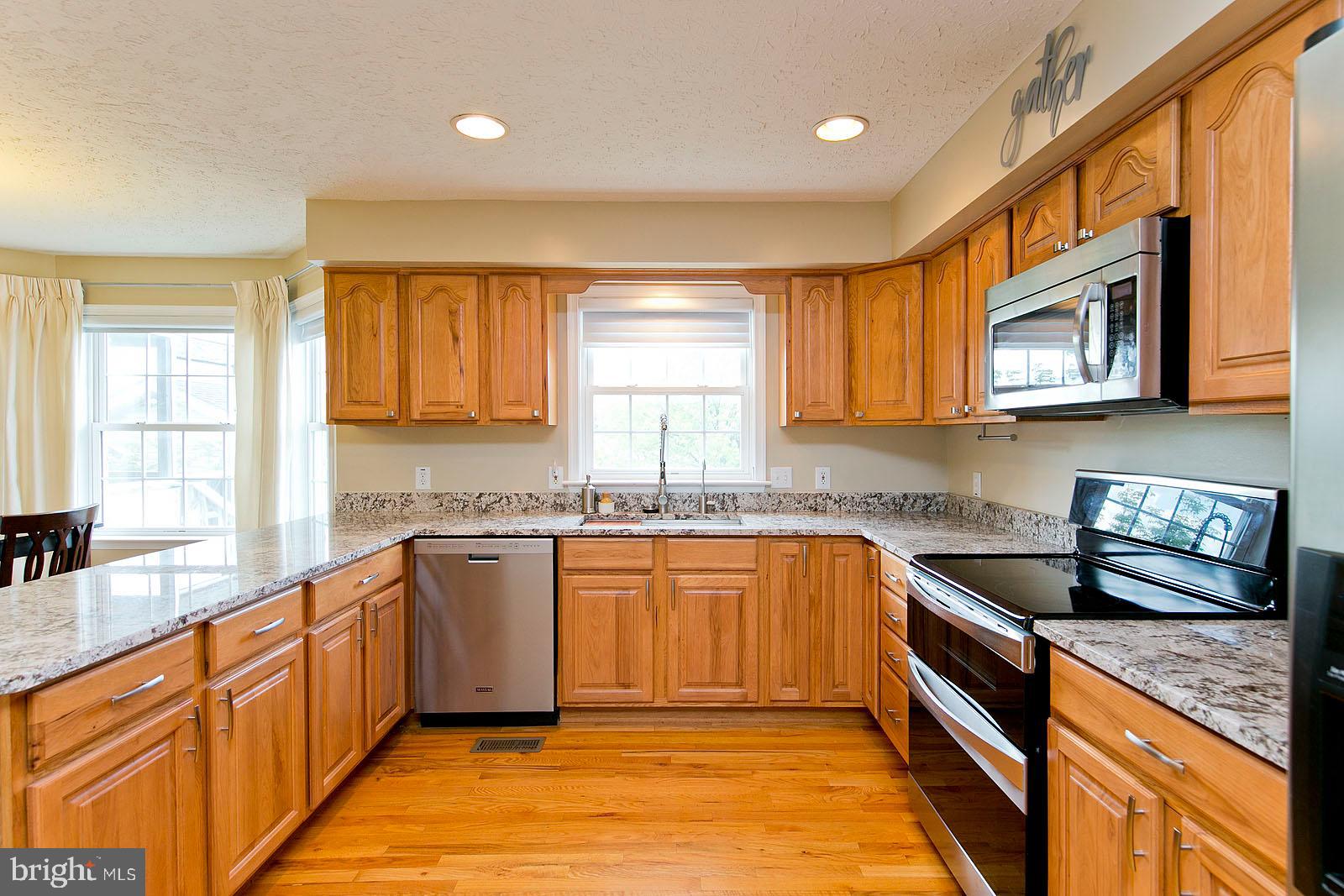 6363 Middle Road Stephens City, VA 22655 - Photo 16 of 81 Kitchen with granite counters / SS appliances