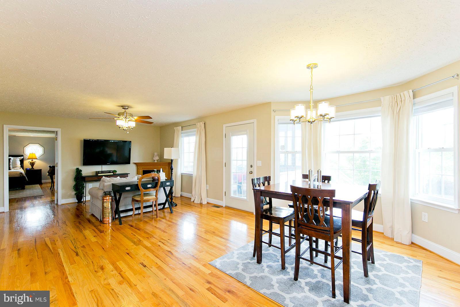 6363 Middle Road Stephens City, VA 22655 - Photo 21 of 81 Kitchen table space with bay window
