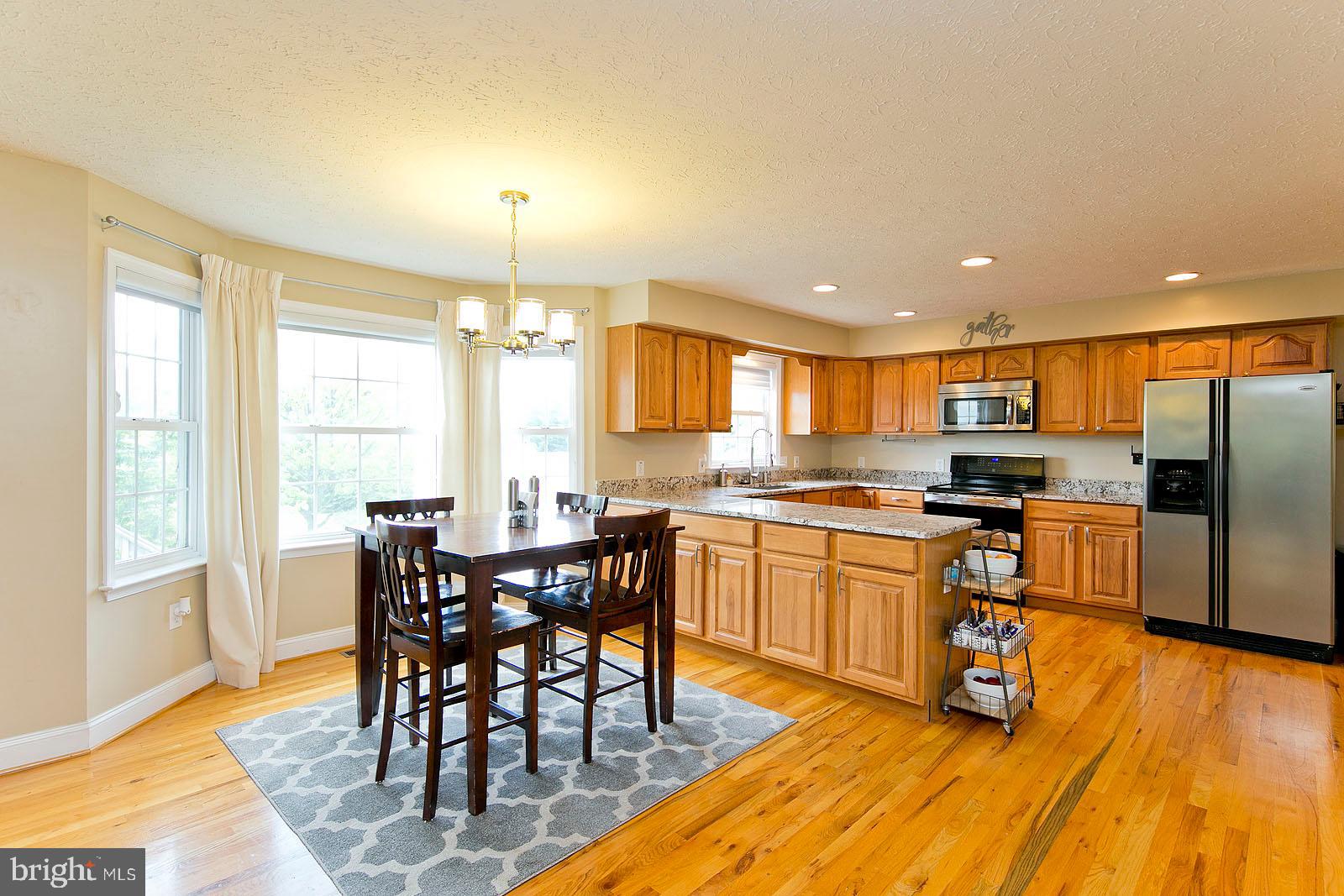 6363 Middle Road Stephens City, VA 22655 - Photo 23 of 81 Kitchen table space with bay window