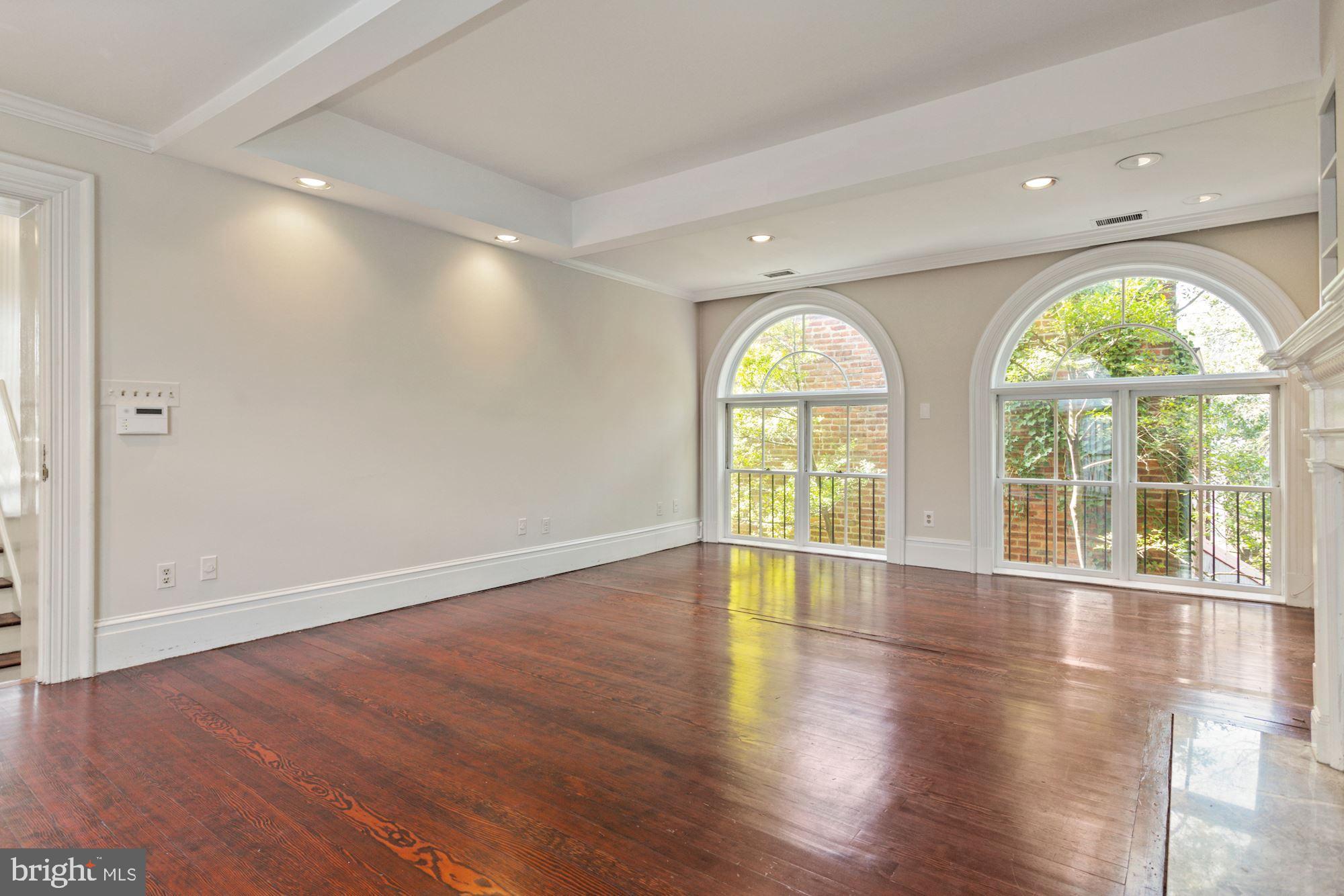 3129 N Street Northwest Washington, DC 20007 - Photo 15 of 28 MASTER BEDROOM/ARCHED WINDOWS