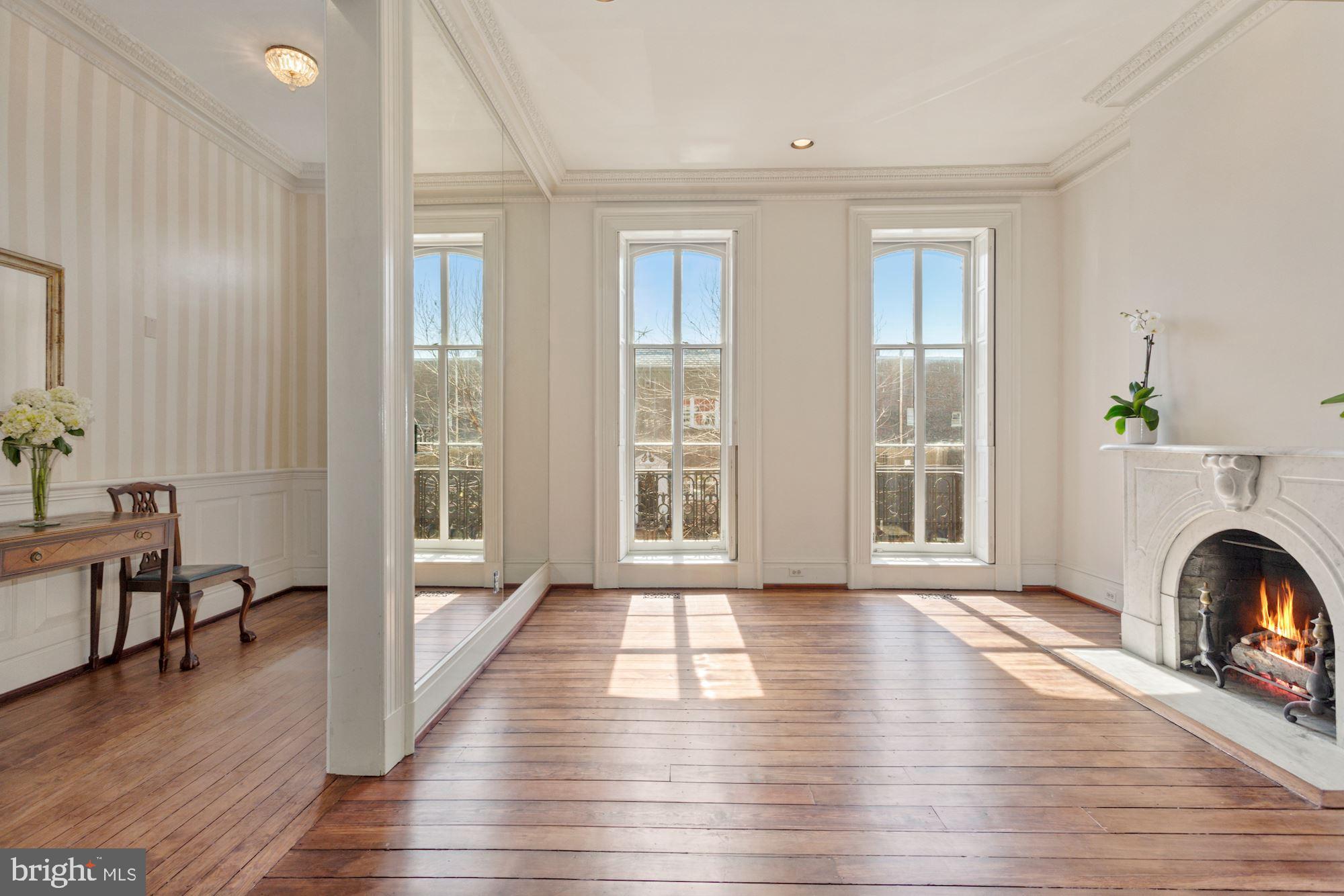 3129 N Street Northwest Washington, DC 20007 - Photo 6 of 28 GRAND 30 FT LIVING ROOM