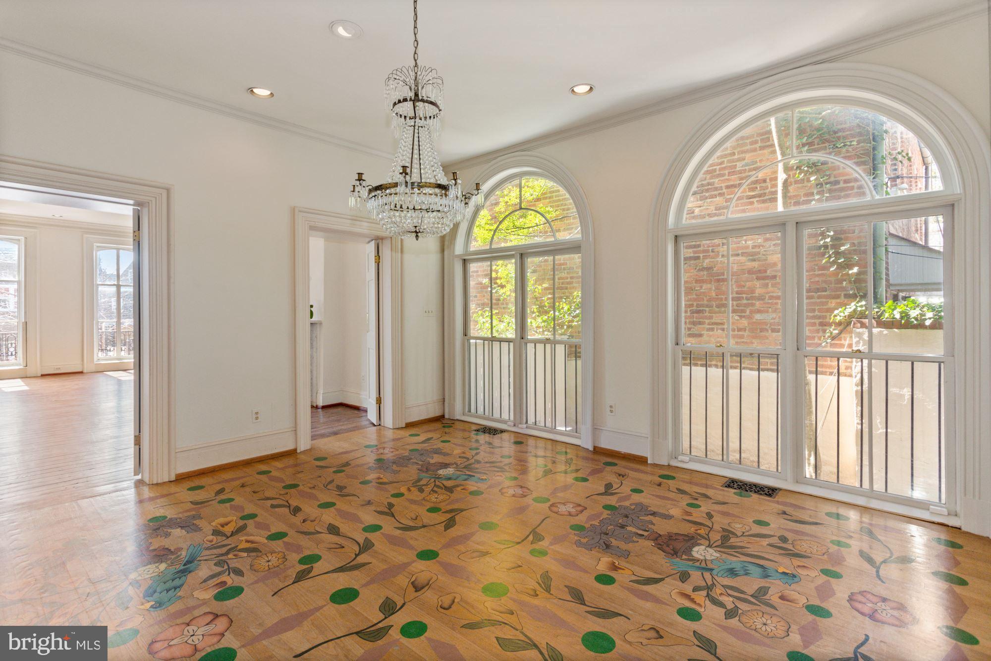 3129 N Street Northwest Washington, DC 20007 - Photo 7 of 28 STUNNIING DINING ROOM