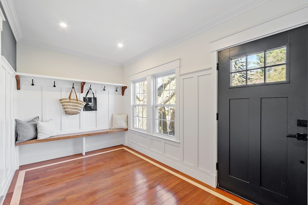 896 Main Street Reading, MA 01867 - Photo 3 of 41