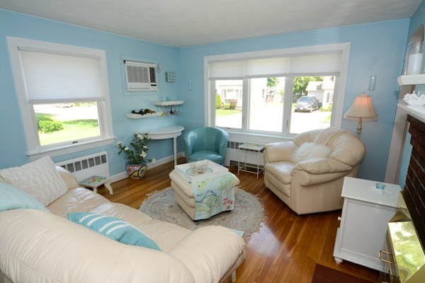 5 Hamilton Road Woburn, MA 01801 - Photo 10 of 23 Gallery Image 10