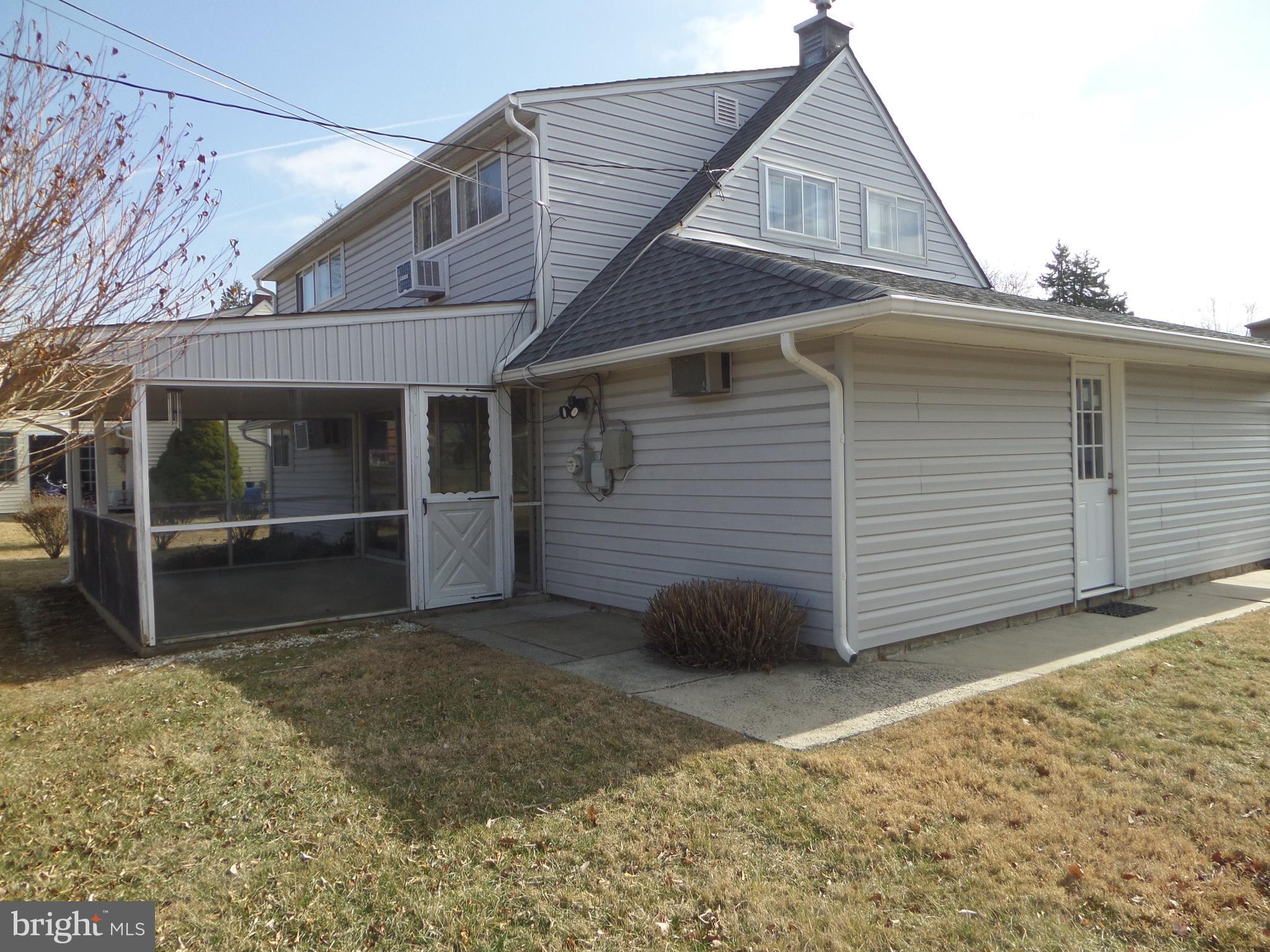 21 Hawk Road Levittown, PA 19056 - Photo 19 of 35 FULL SIZE upstairs LARGE bedrooms plus 18x12 PORCH