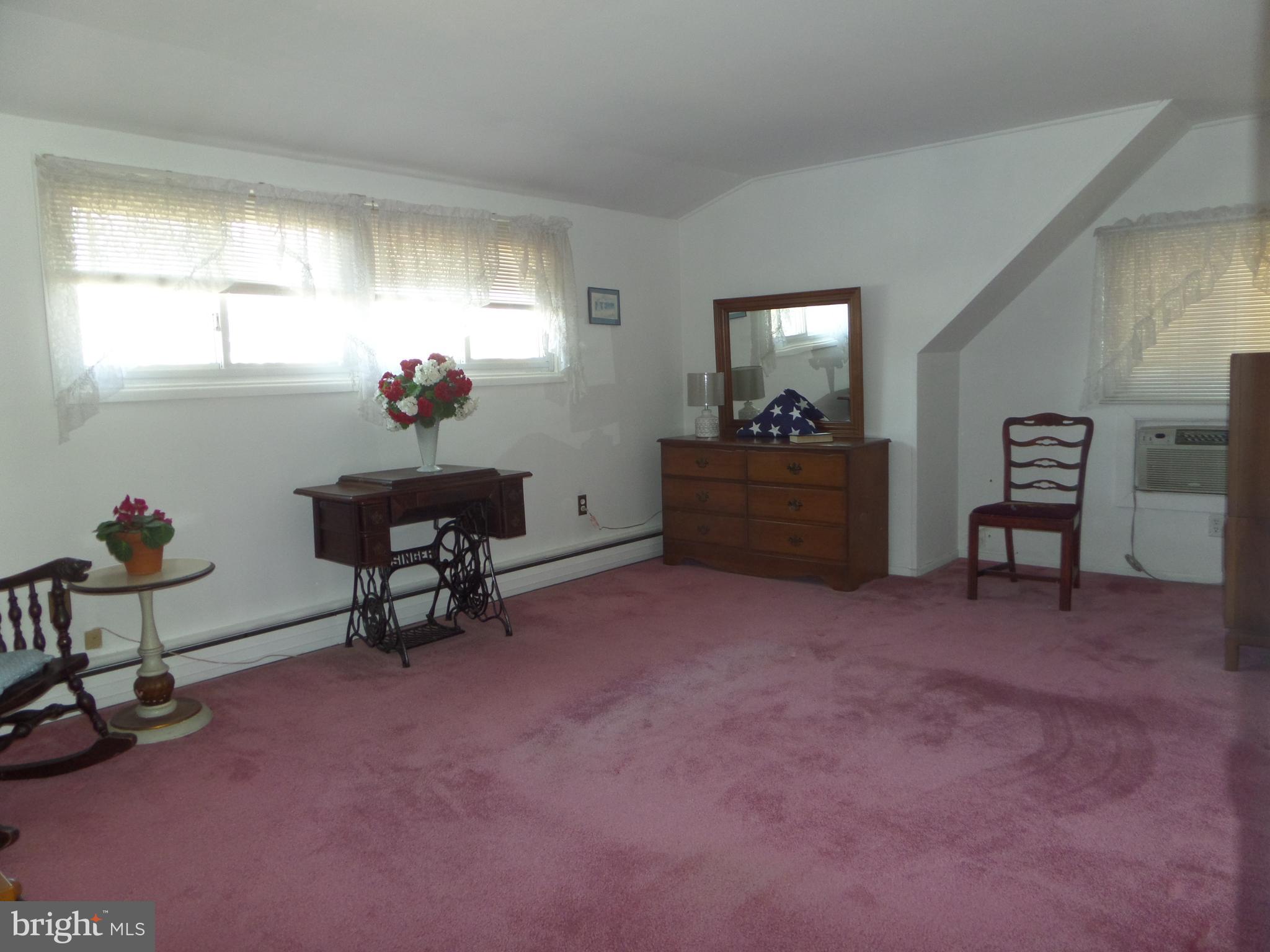 21 Hawk Road Levittown, PA 19056 - Photo 30 of 35 LARGE Bedrm 2 (17x12), office & play space too?