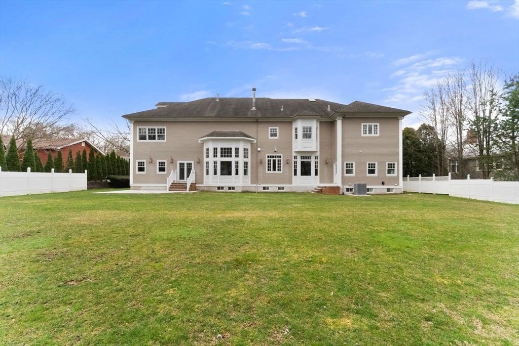 75 Woodfall Road Belmont, MA 02478 - Photo 3 of 33