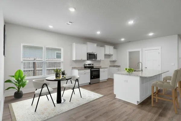 $2,300 | 118 Hobson Avenue, Crestview, FL 32539