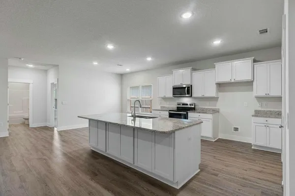 $2,300 | 118 Hobson Avenue, Crestview, FL 32539