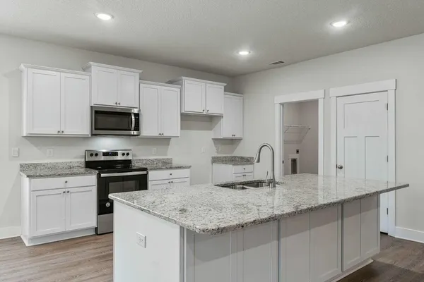 $2,300 | 118 Hobson Avenue, Crestview, FL 32539