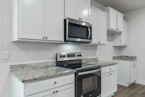 $2,300 | 118 Hobson Avenue, Crestview, FL 32539