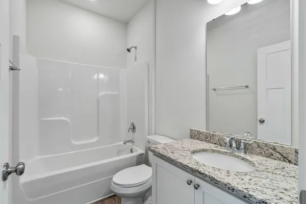 $2,300 | 118 Hobson Avenue, Crestview, FL 32539