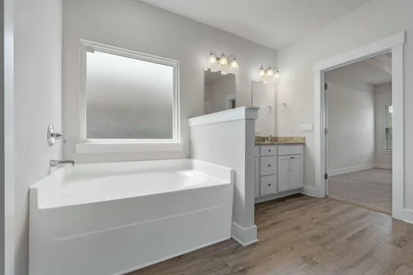 $2,300 | 118 Hobson Avenue, Crestview, FL 32539