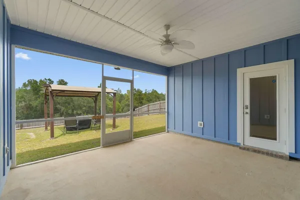 $2,300 | 118 Hobson Avenue, Crestview, FL 32539