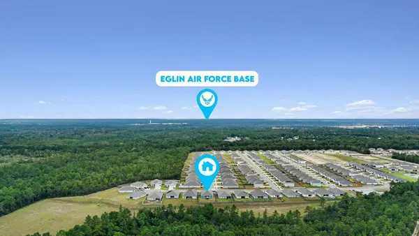 $2,300 | 118 Hobson Avenue, Crestview, FL 32539