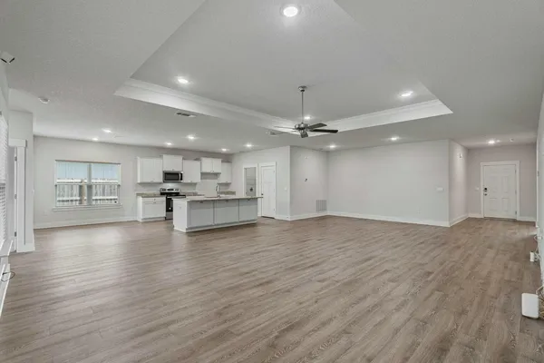 $2,300 | 118 Hobson Avenue, Crestview, FL 32539