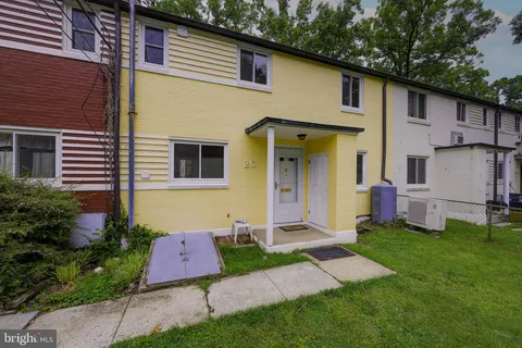 $275,000 | 2 C Gardenway, Greenbelt, MD 20770