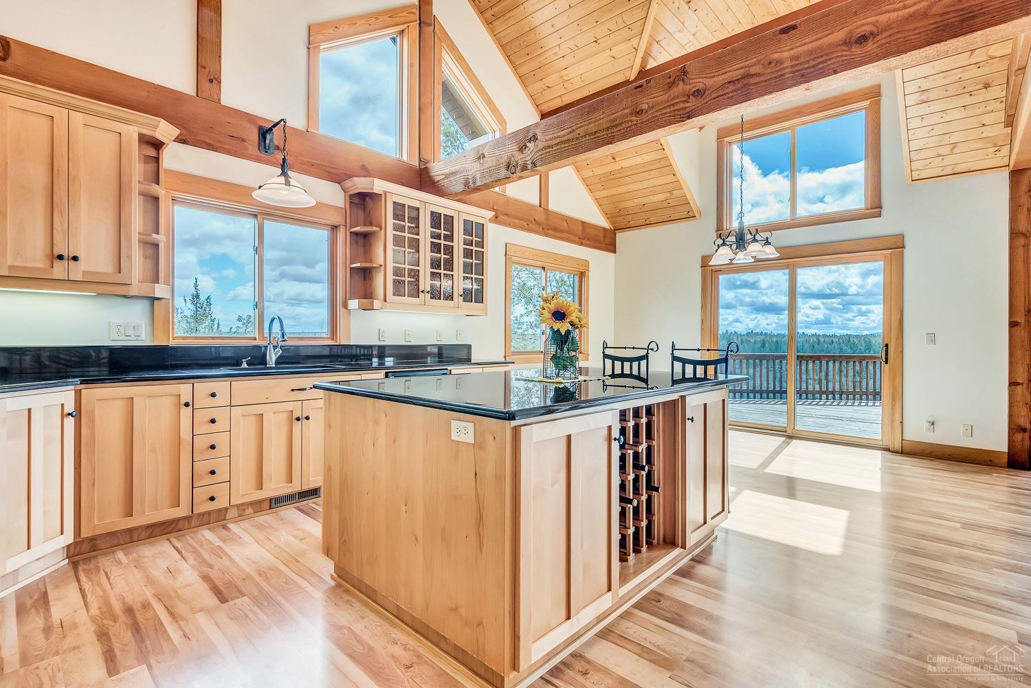 17655 Mountain View Road Sisters, OR 97759 - Photo 7 of 25 Gallery Image 7
