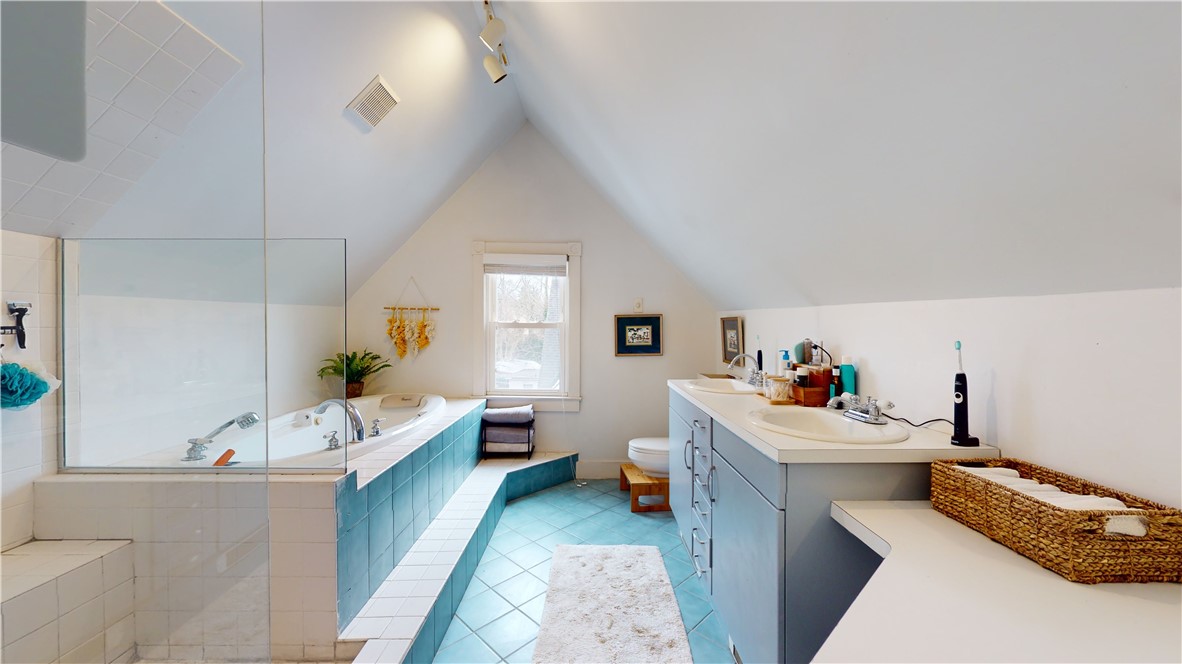 66 Beach Street Westerly, RI 02891 - Photo 14 of 38