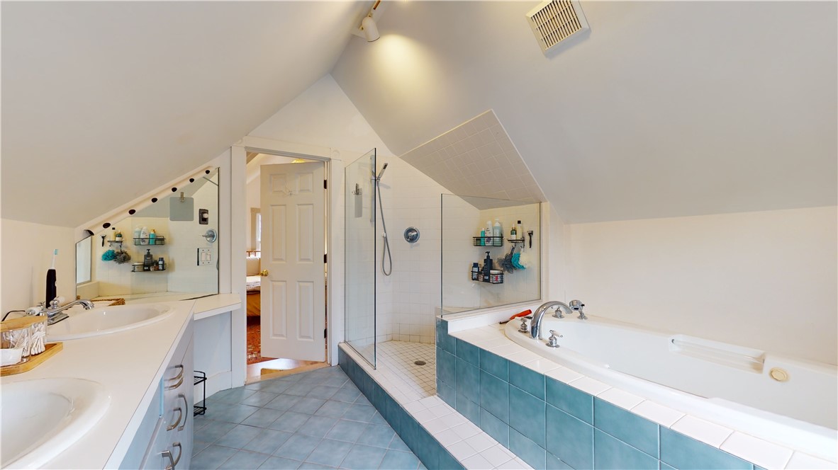 66 Beach Street Westerly, RI 02891 - Photo 15 of 38