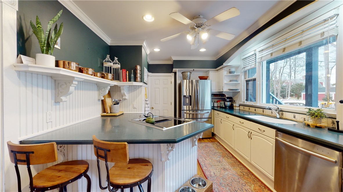 66 Beach Street Westerly, RI 02891 - Photo 25 of 38