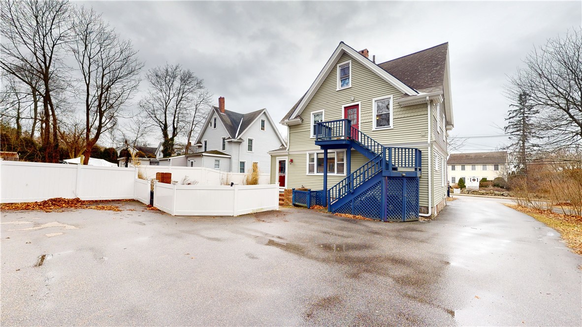 66 Beach Street Westerly, RI 02891 - Photo 6 of 38