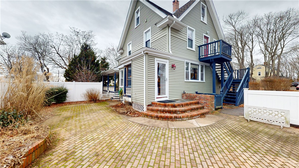 66 Beach Street Westerly, RI 02891 - Photo 7 of 38