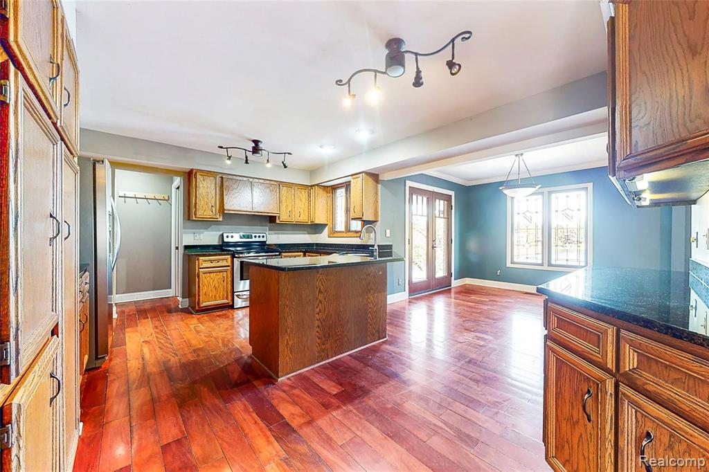 2314 Ulster Road Rochester Hills, MI 48309 - Photo 11 of 54