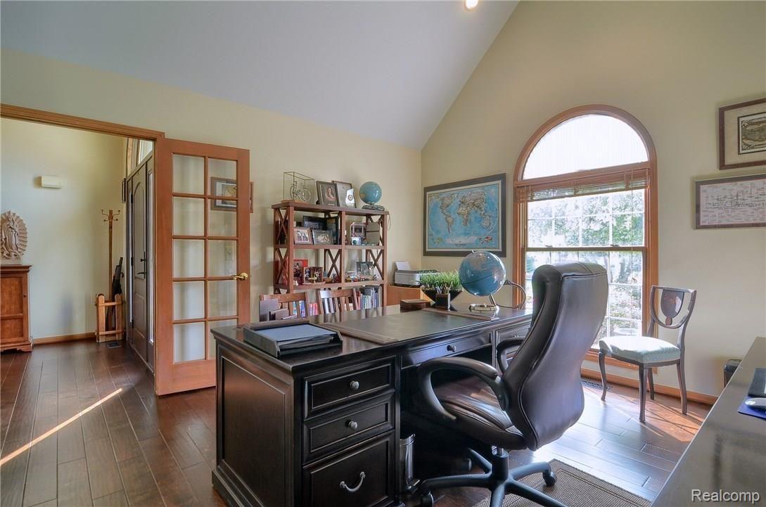 5656 Murfield Drive Rochester, MI 48306 - Photo 13 of 38 Library_2nd_View.jpg