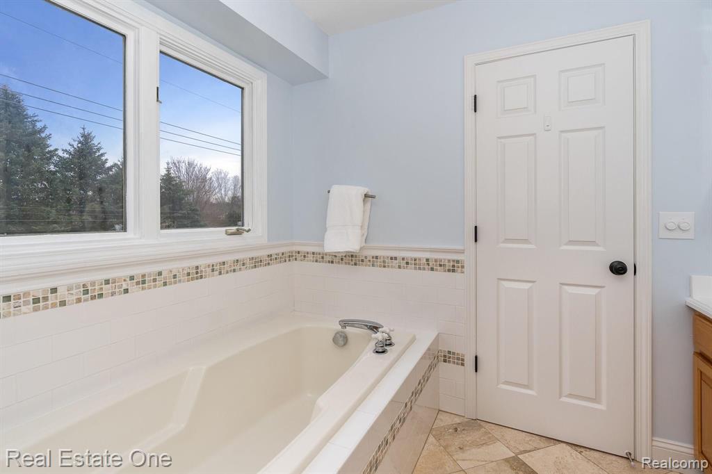 1712 Chase Drive Rochester, MI 48307 - Photo 24 of 44