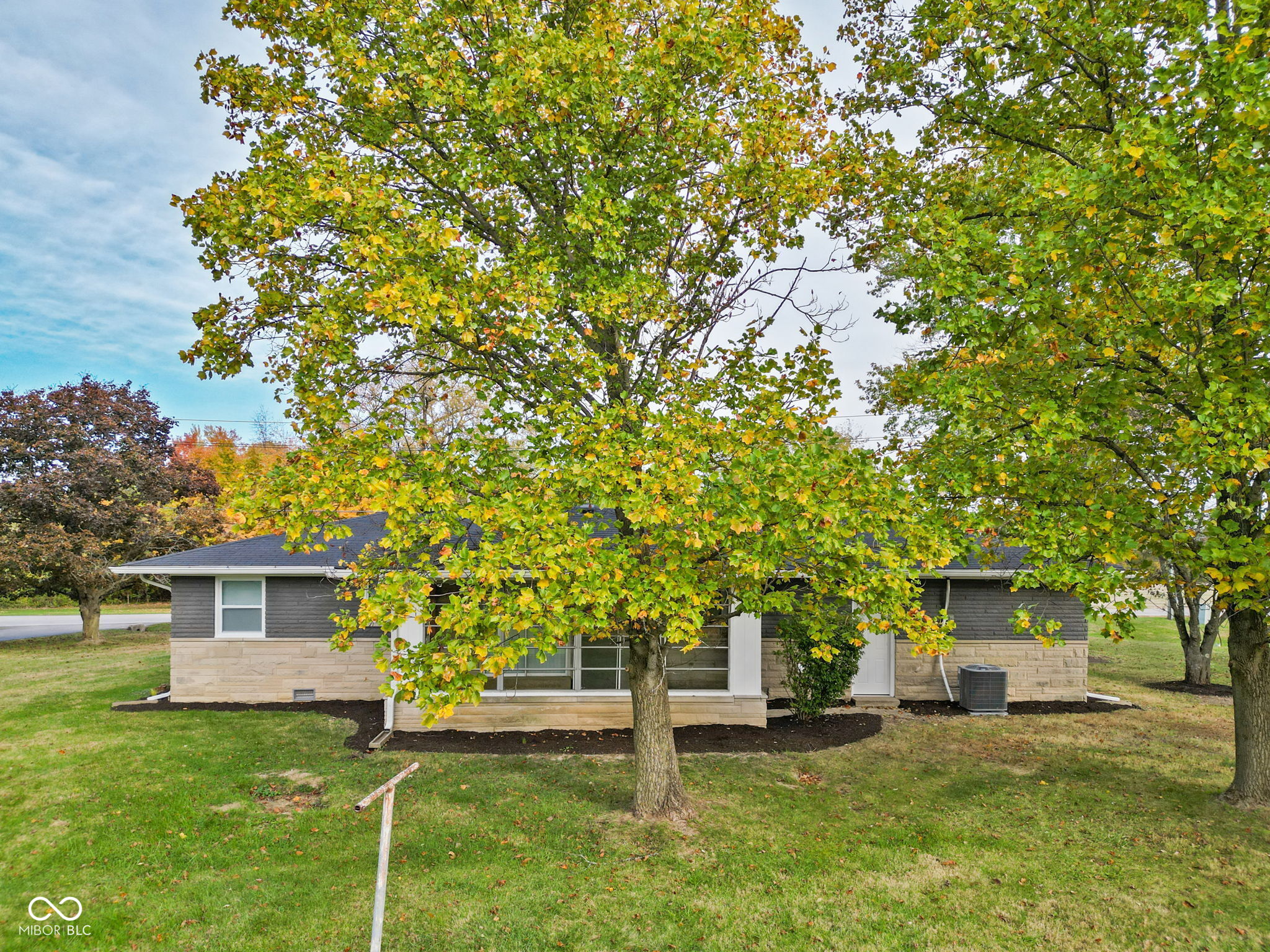 5832 South High School Road Indianapolis, IN 46221 - Photo 2 of 36